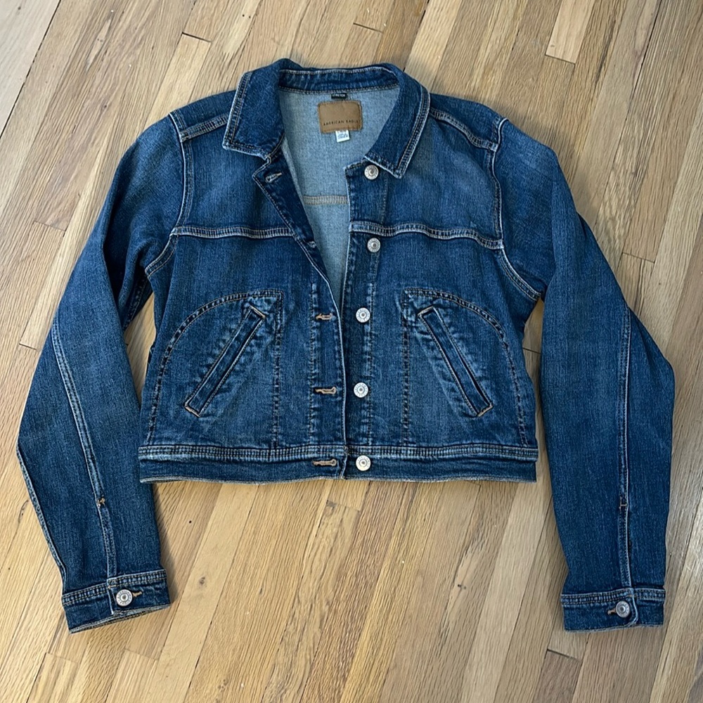American Eagle Outfitters Cropped Denim Jacket